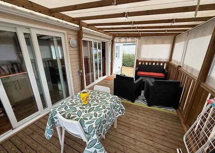 Camping Mobil'home En Vendee Sud - A 5 Minutes D'o'gliss Park Et Fun Park